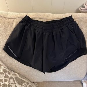 Like new! Lululemon Hotty Hot short size 8 Tall